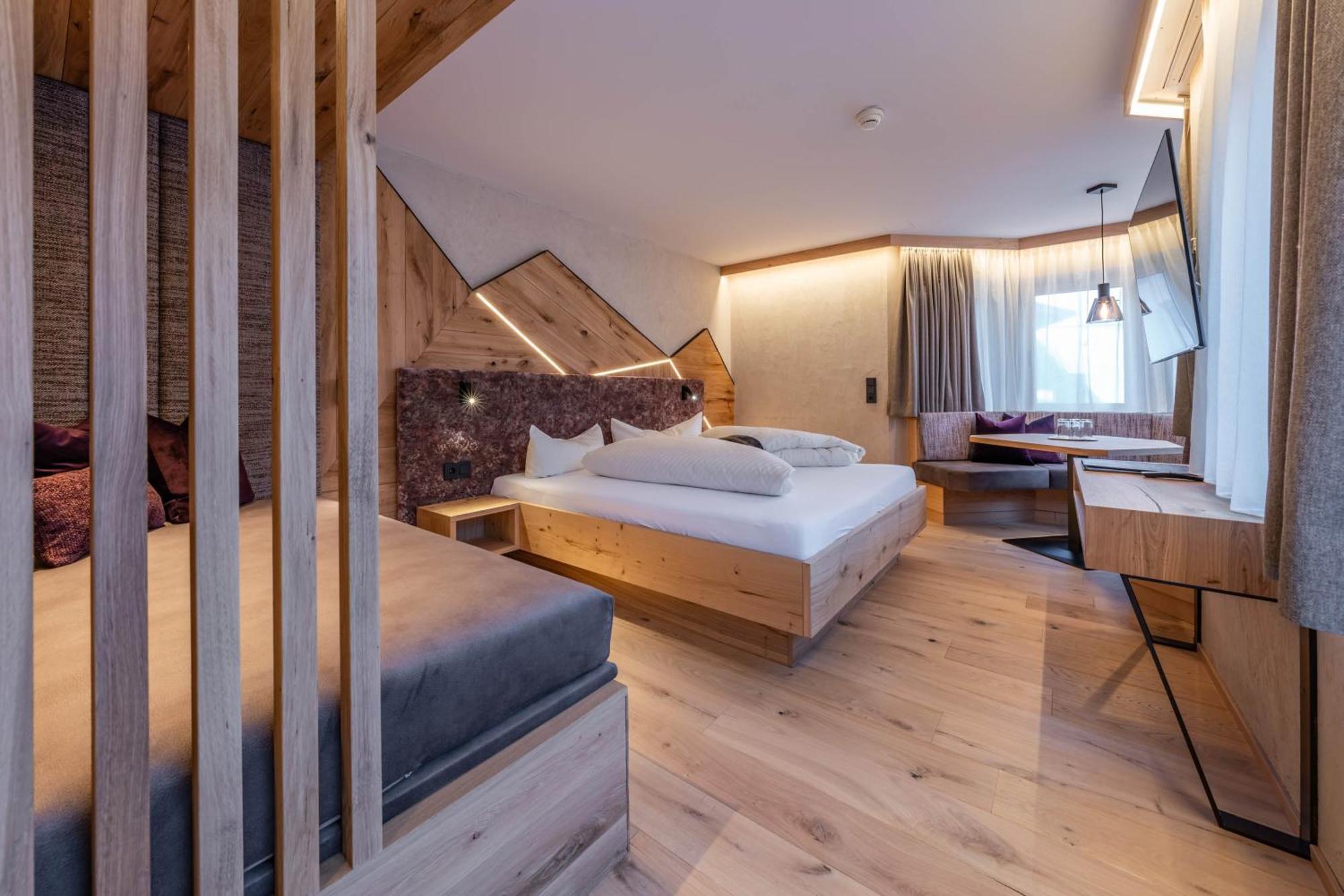 Rose Hotel